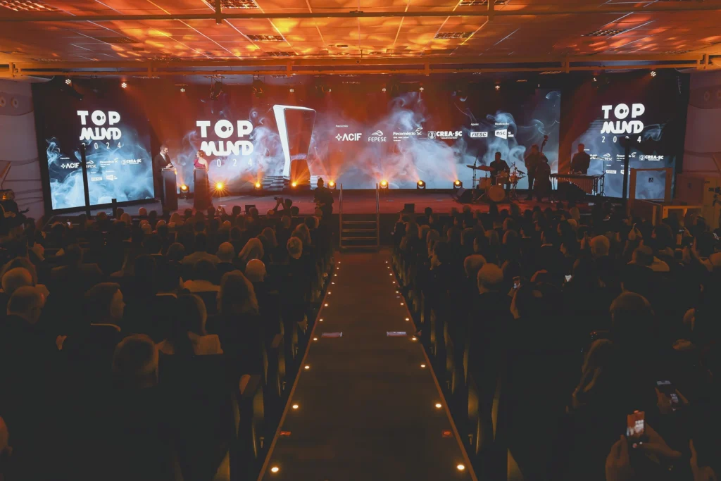 Sicredi lidera o Top of Mind