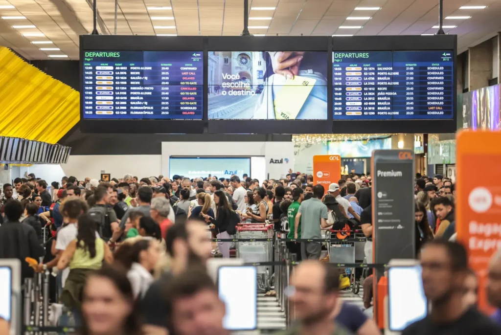 Aeroporto de Congonhas tem caos após ao menos 167 voos serem cancelados após ventania